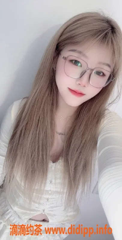 杭州楼凤-上城嫩妹瑶瑶，800元独享舌吻服务