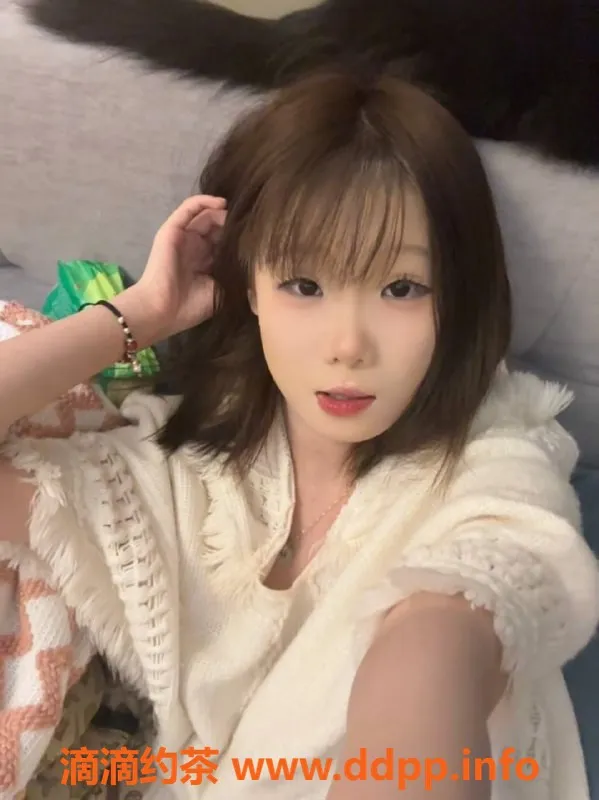 长沙楼凤-岳麓区嫩妹小叁，400p超值服务等你体验