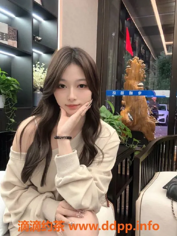 广州楼凤-天河萌萌，御姐大胸8P服务等你来体验