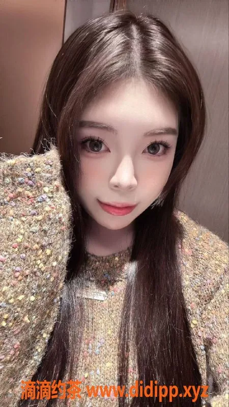 广州楼凤-天河依依，700元私密服务，舌吻69p等你来体验！