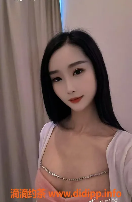 成都楼凤-成华小雨26岁，身材不错，600元超值服务