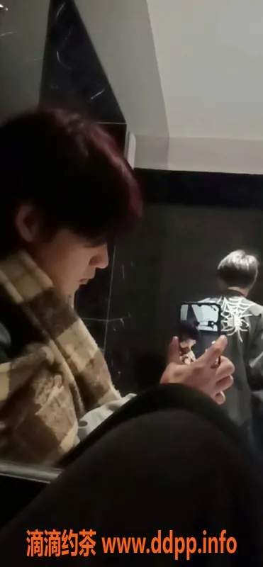 成都楼凤资源信息,小雏菊 171cm 110斤 16岁 成都新手服务