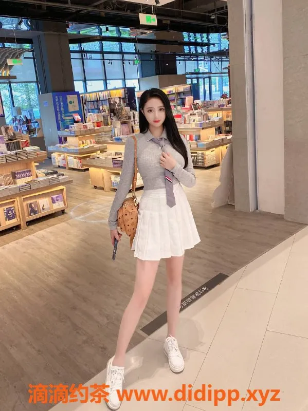 广州楼凤-佛山御姐青青，7P服务，舌吻体验！