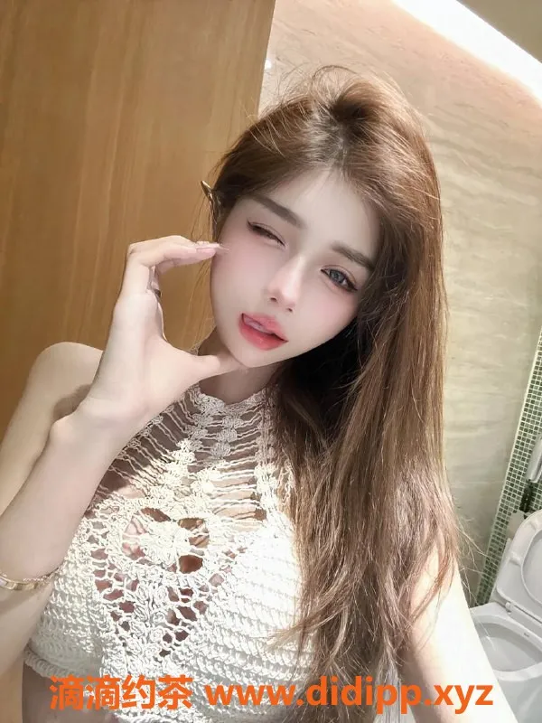 广州楼凤-天河御姐咪哑，25PP舌吻服务，感受大胸魅力！