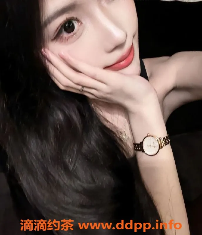 广州楼凤-白云御姐胡楚娇，夜课7P大胸服务