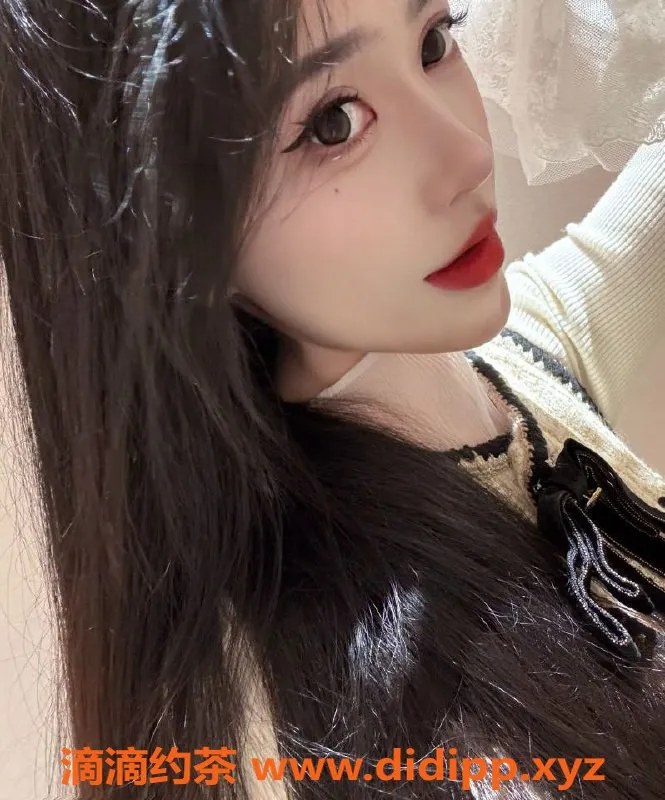 广州楼凤-白云御姐胡楚娇，夜课7P大胸服务