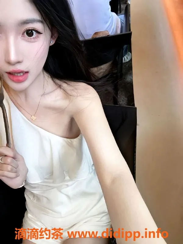 广州楼凤资源信息,白云御姐胡楚娇，夜课7P大胸服务