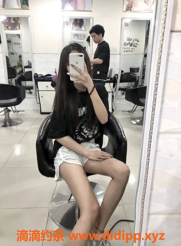 广州楼凤-上门嫩妹悦悦，17PP体验鸳鸯浴