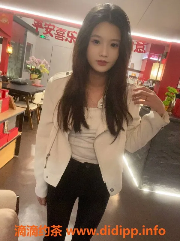 广州楼凤-上门嫩妹悦悦，17PP体验鸳鸯浴