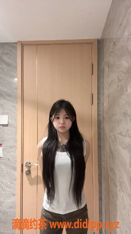 杭州楼凤-余杭小敏，700元嫩妹，舌吻69互舔