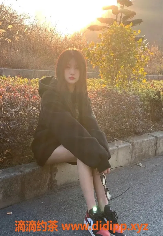 重庆楼凤-重庆机场附近乖乖妹，165cm 18岁 B杯