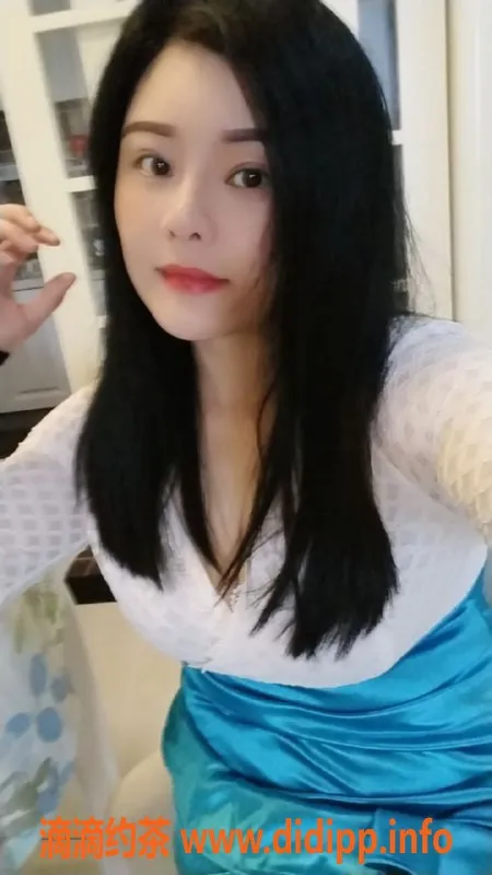 重庆楼凤-江北观音桥三T蜜桃，E罩杯超诱人服务！