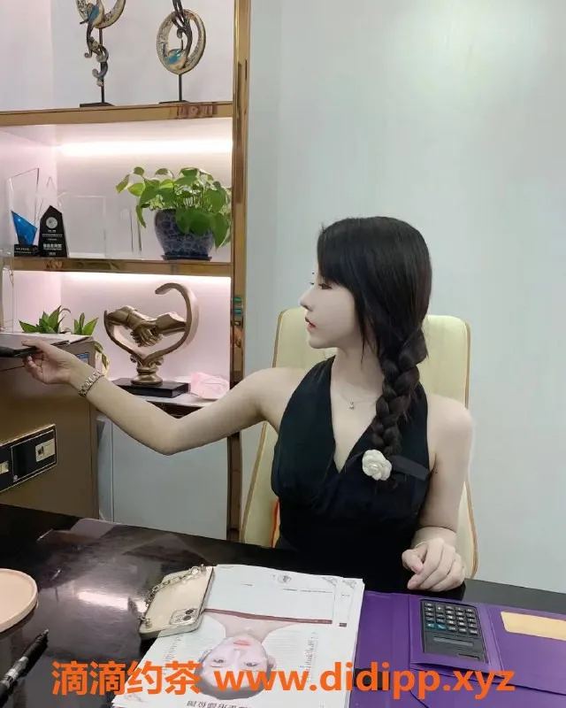 上海楼凤-徐汇安安，165cm C罩杯，1000起价，丰富服务等你来享