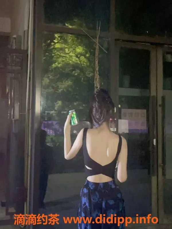 郑州楼凤-郑州24岁兰兰，168cm，107斤，陪洗服务