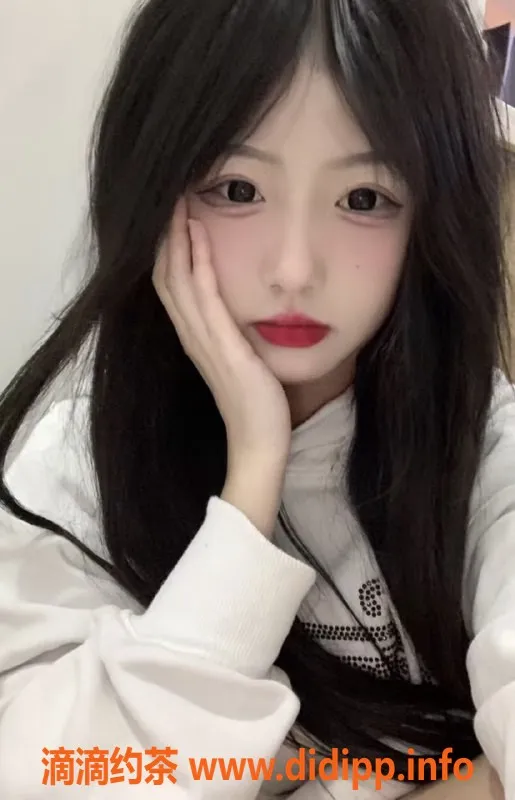 重庆楼凤-重庆回兴乖乖妹，165cm，18岁，B罩杯