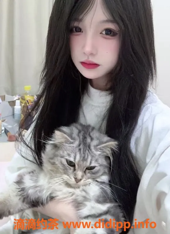 重庆楼凤-重庆回兴乖乖妹，165cm，18岁，B罩杯