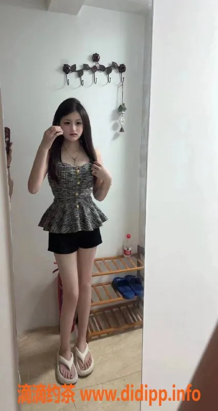 宁波楼凤-依依，18岁，162cm，鄞州万达附近，700元体验