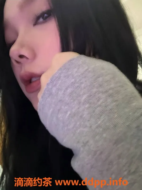 重庆楼凤-小鱼🐟，身高165，价格实惠，服务贴心