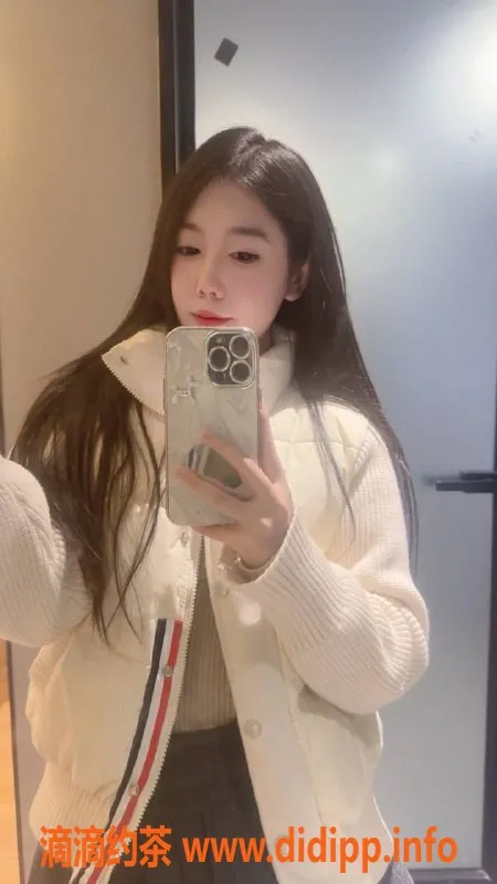 杭州楼凤-杭州拱墅区19岁小贝，身高162，胸围34C