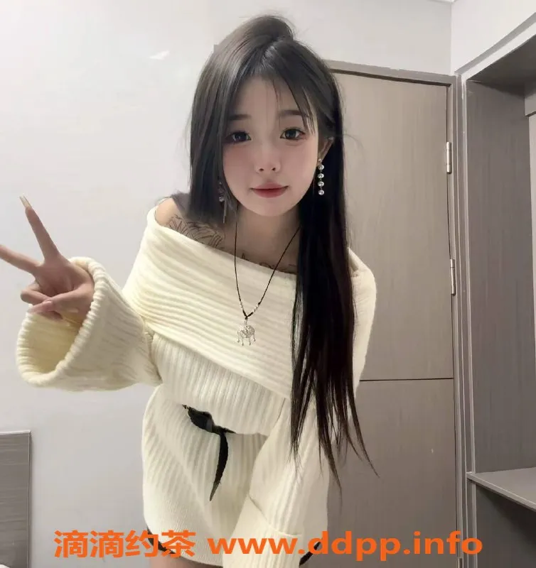 成都楼凤-15岁新人五筒 胸围D 600元独享服务