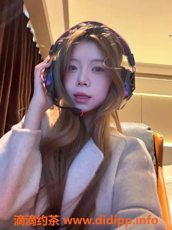 长沙楼凤-岳麓区西西，162cm小巧玲珑，19岁C罩杯