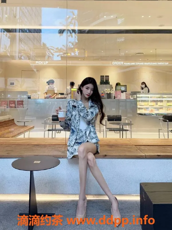 杭州楼凤-雅菲 23岁178cm高挑模特，火辣服务等你来体验