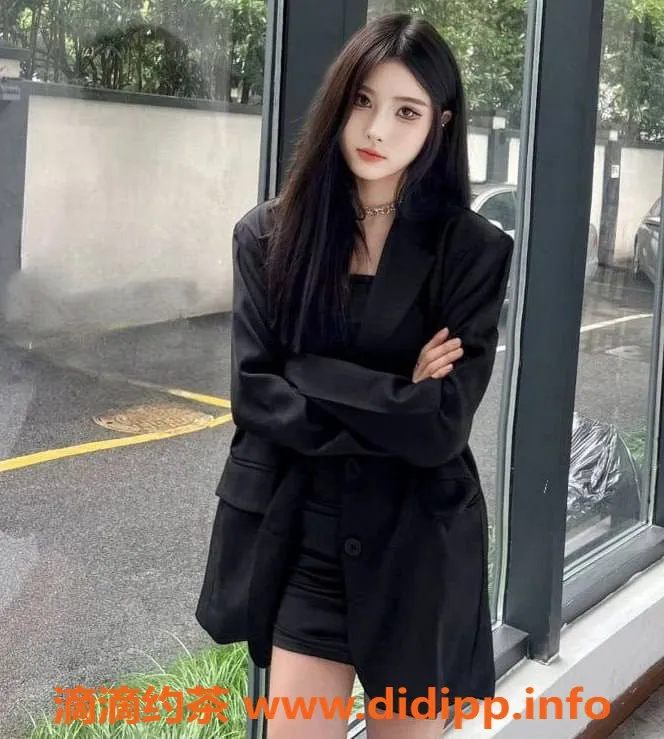 上海楼凤-徐汇婧格格，165cm身高，13岁诱惑