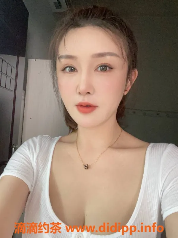 广州楼凤-天河御姐小米，舌吻服务仅需6P