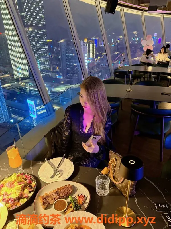 广州楼凤资源信息,天河嫩妹米苏，售价7P，舌吻服务超赞！