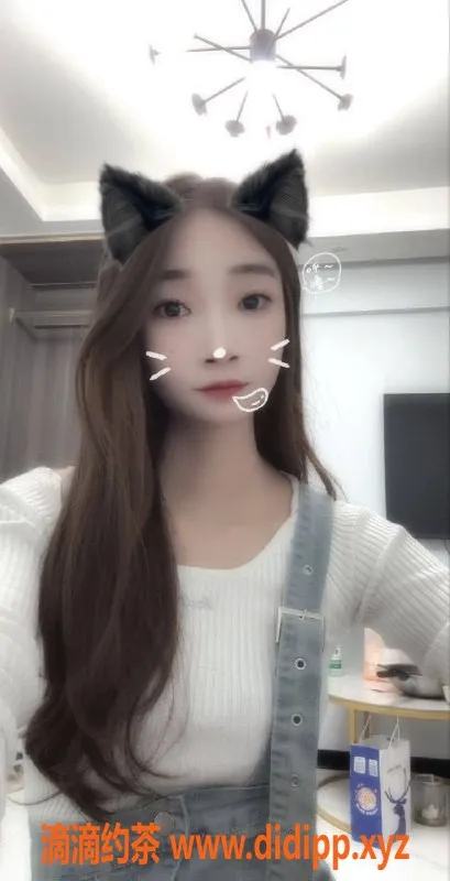 广州楼凤-天河甜妹，700元可约，视频验证御姐！