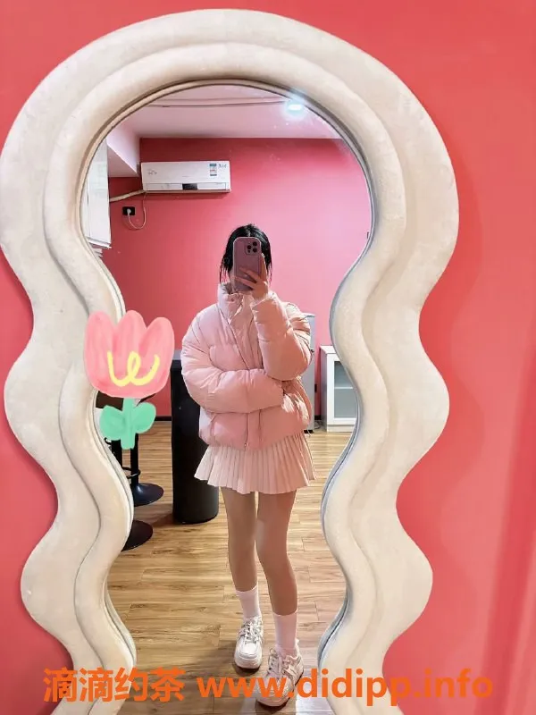 武汉楼凤资源信息,光谷绾绾，年龄19，胸围95，价格500元