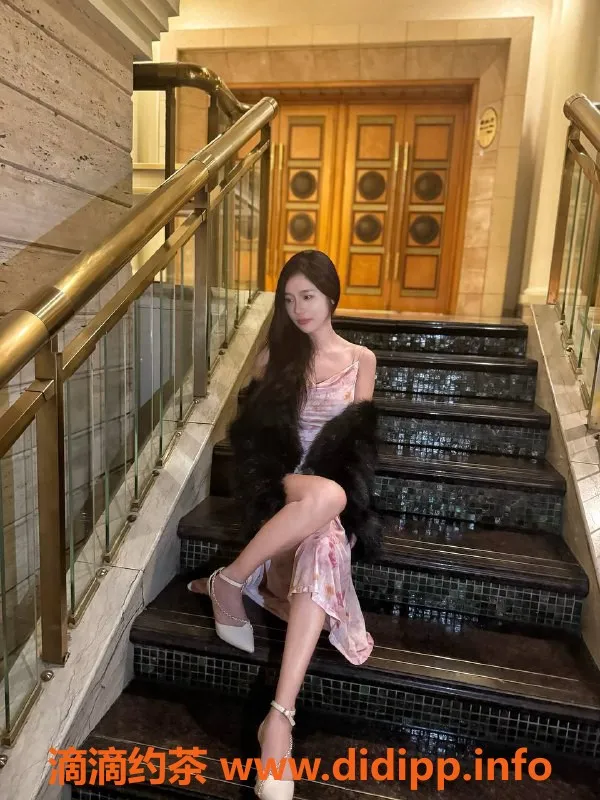 成都楼凤-锦江区心瑶26岁御姐，超高颜值，车费便宜