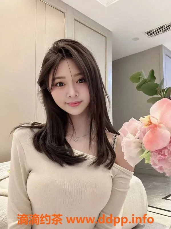 郑州上门服务-郑州苏苏，大二学妹，身高168cm，价格超值