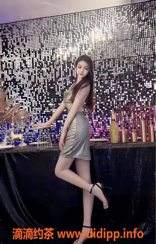 厦门楼凤-思明区月儿，173CM 36D，600元共浴服务