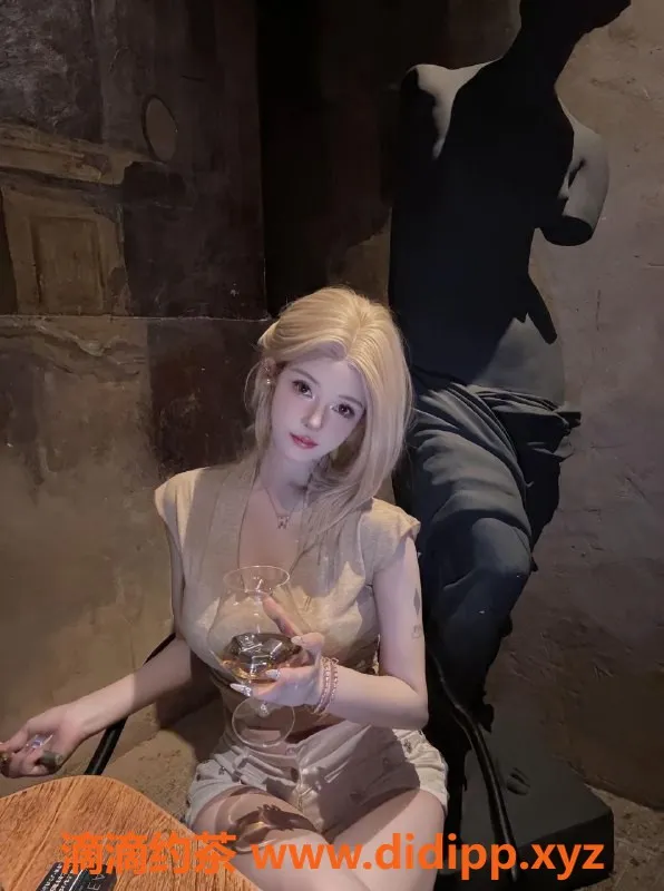 杭州楼凤资源信息,滨江高颜值御姐小米，1300p巨乳服务