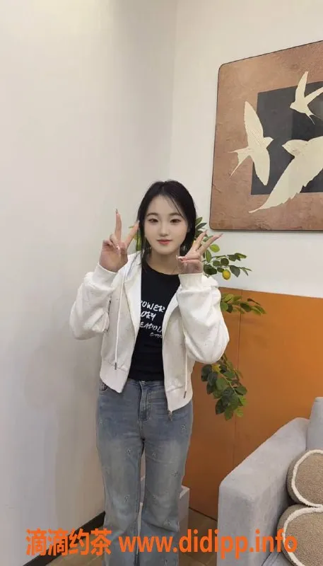 广州楼凤-天河嫩妹安琪，舌吻体验只需800元起