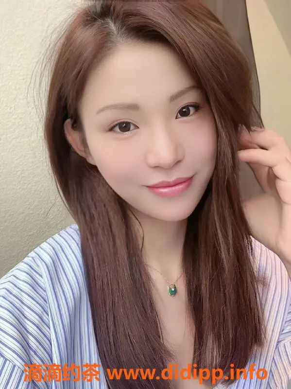 杭州楼凤-上城区小画老师，24岁D罩杯，超值包夜688元