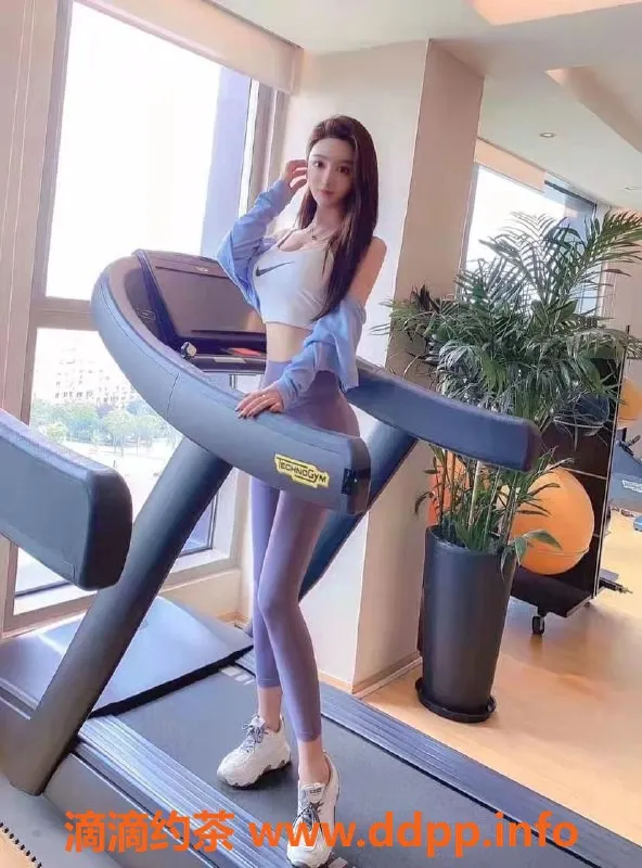 上海楼凤-上海展展，21岁空姐，身高170，95斤D胸