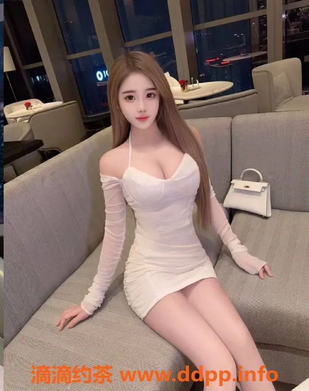 成都楼凤-成都兮兮，24岁163cm C杯，舌吻服务700元起