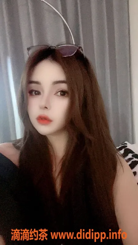 杭州楼凤资源信息,滨江中乌混血Lisa，165cm D罩杯，性感无敌！