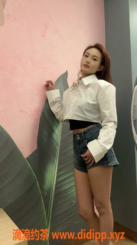 广州楼凤-海珠精灵，舌吻69p服务，700p视频验证！