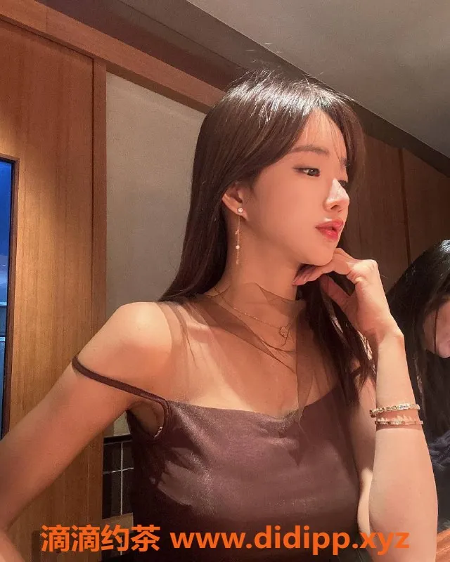 广州楼凤-天河妍希，御姐大胸，24PP夜课等你来体验