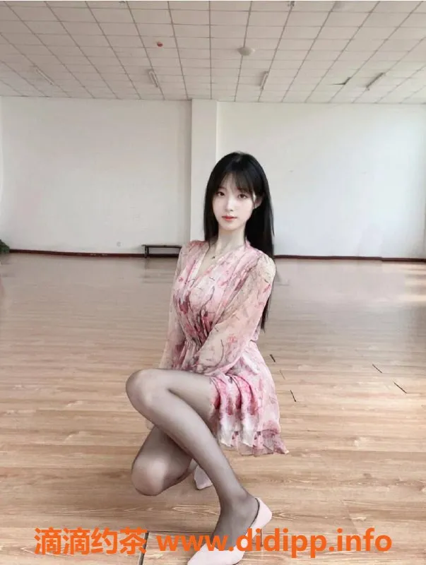 杭州楼凤-洛伊大二学生，168cm身高，约会仅需1500元