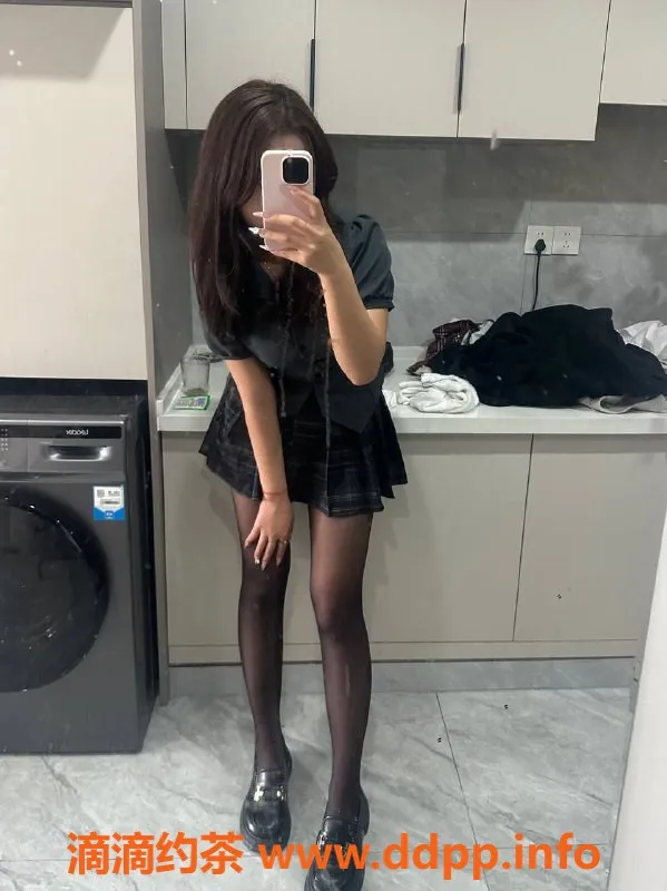 广州楼凤-天河苒苒：69p洗吹做，600p起价