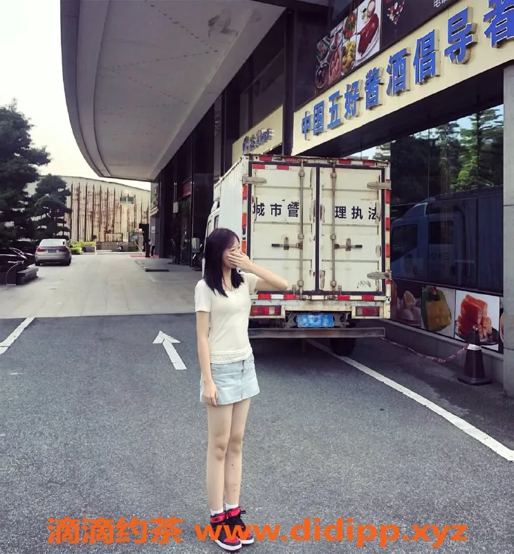 成都楼凤-成华区小仙仙，身高167，胸B，超高配合度体验