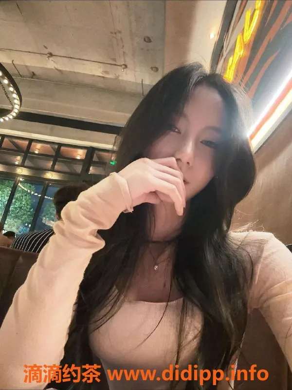 广州楼凤-天河许纯美：大胸御姐，7P鸳鸯浴等你体验！