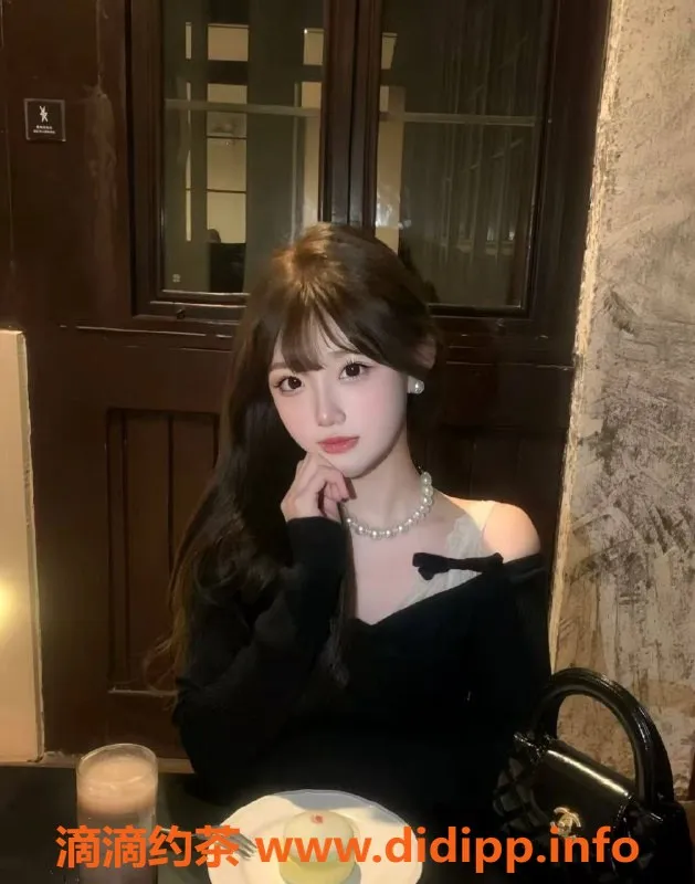 上海楼凤资源信息,静安甜瓜19岁，168CM身高D罩杯提供多种服务