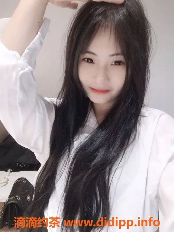 厦门楼凤-集美莲花国际05小萝莉，160/44/34B嫩妹服务