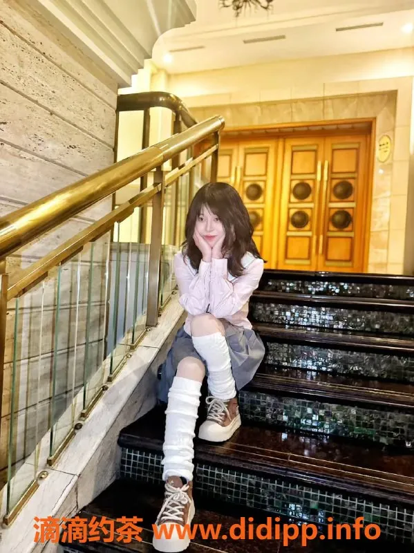 成都楼凤-成都小溪流，25岁美女，500P/50分钟