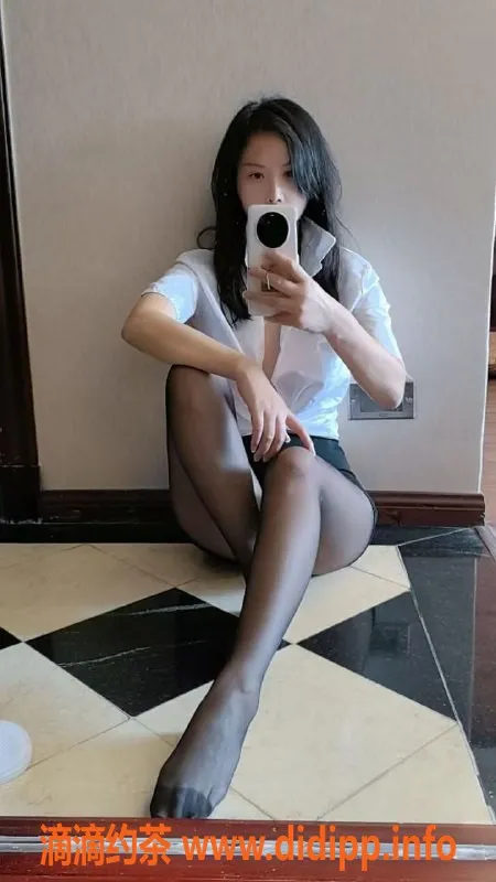 杭州楼凤-26岁乔一，身高168，胸围B，超值服务等你体验